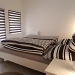 Piacsek Apartmanhaz شقة فندقية بيتْش