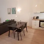 Piacsek Apartmanhaz شقة فندقية