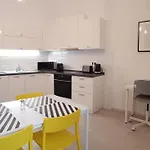 Piacsek Apartmanhaz بيتْش