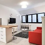 Piacsek Apartmanhaz 4* بيتْش