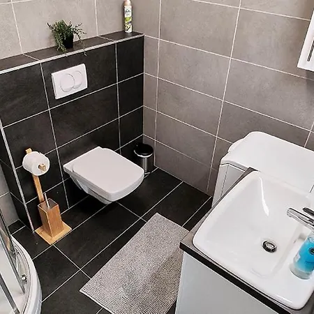 Piacsek Apartmanhaz 4*