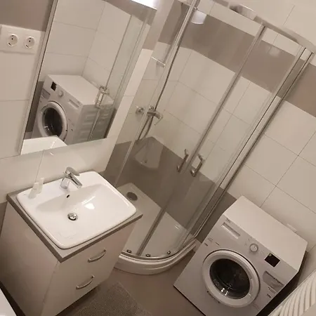 Piacsek Apartmanhaz 4*