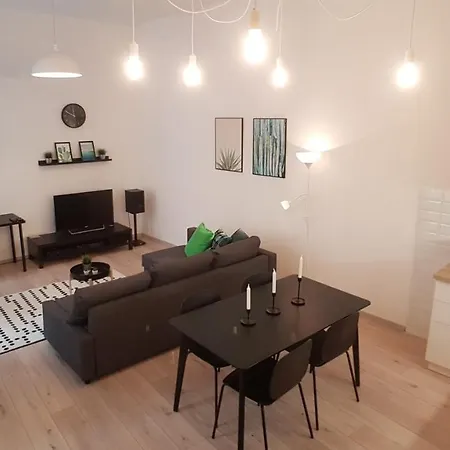 Апарт-отель Piacsek Apartmanhaz Печ
