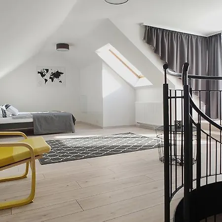 Piacsek Apartmanhaz * Πετς