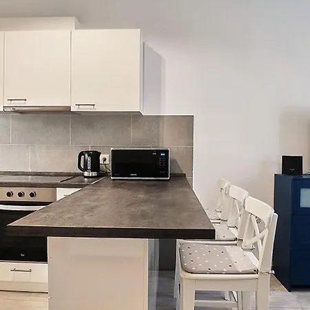 Piacsek Apartmanhaz * Печ