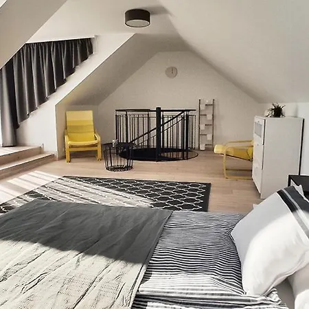 Апарт-отель Piacsek Apartmanhaz Печ