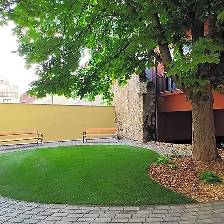 Piacsek Apartmanhaz Aparthotel 4*