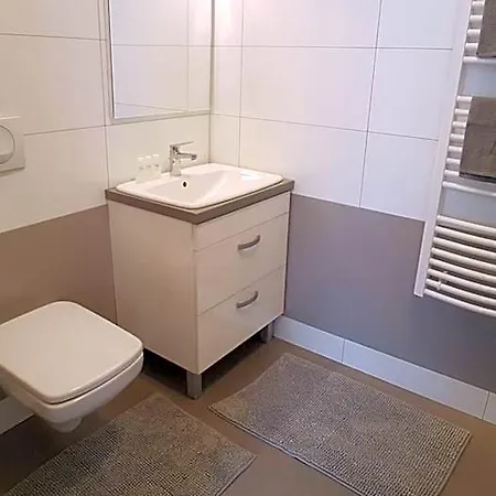 Piacsek Apartmanhaz 4*