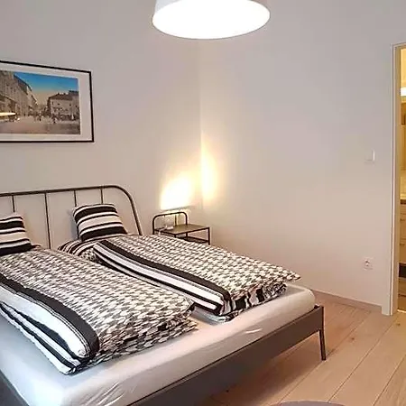 Piacsek Apartmanhaz
