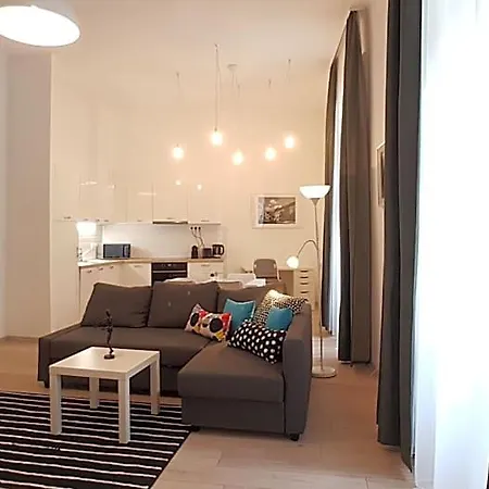 Piacsek Apartmanhaz Pětikostelí