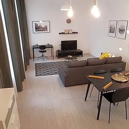 Piacsek Apartmanhaz 4*