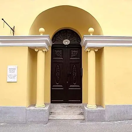Piacsek Apartmanhaz 4* Pécs