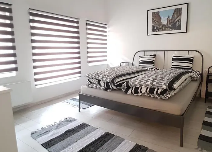 Piacsek Apartmanhaz Hotel apartamentowy