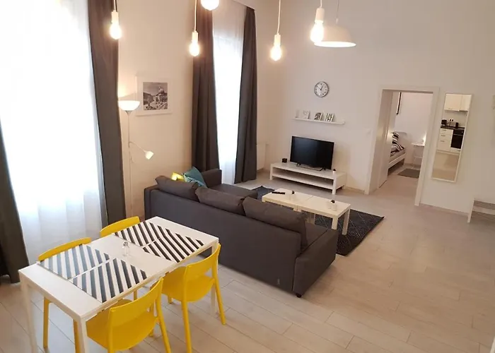 Piacsek Apartmanhaz Hotel apartamentowy 4*