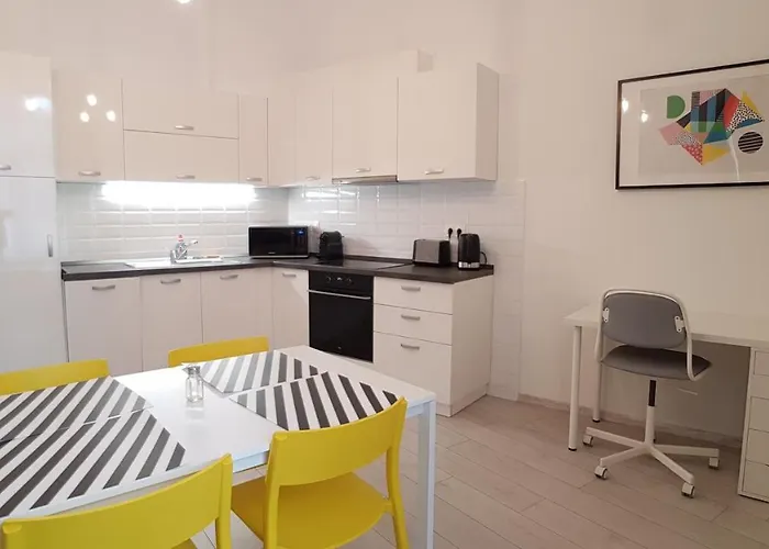 Piacsek Apartmanhaz Pécs