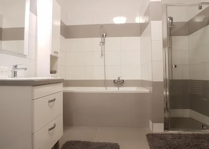 Piacsek Apartmanhaz Pécs